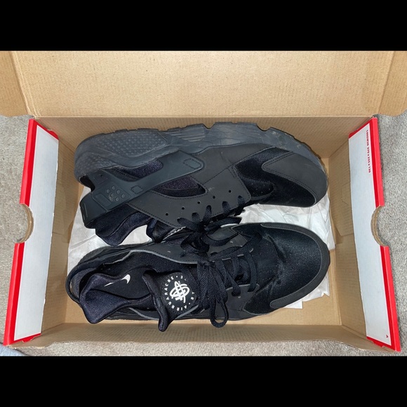 Nike Other - Nike huarache used but in good condition